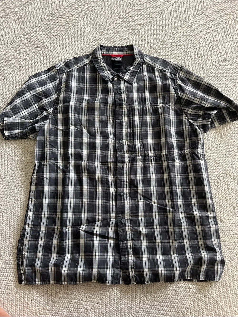 The North Face men’s short sleeve shirt